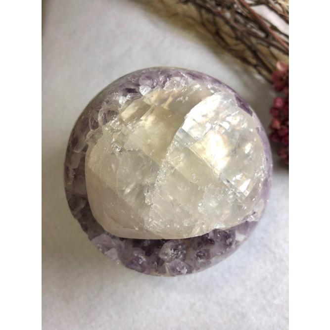 ジオードアメジスト 丸玉 原石 カルサイト付き アメジスト 丸玉台付き