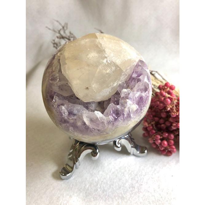 特価　アメジスト＆カルサイトクラスター（台付き） 特価 アメジスト＆カルサイトクラスター（台付き）