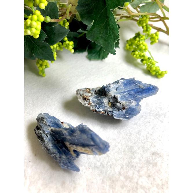 カイヤナイト（藍晶石）の原石 230202-1 カイヤナイト 原石 | 原石