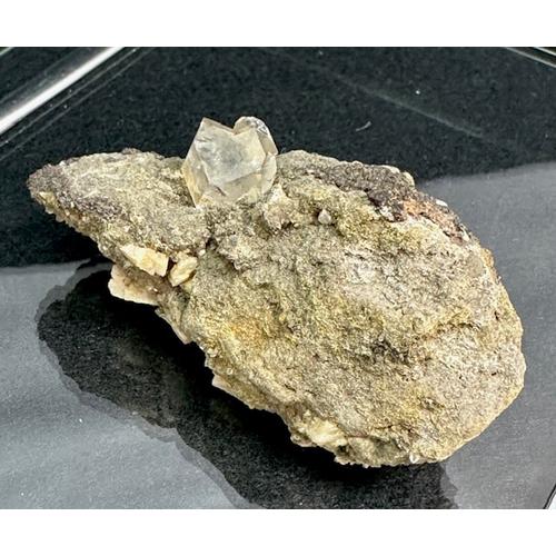 ハーキマー水晶 ハーキマーダイヤモンド 母岩付き 原石 水晶