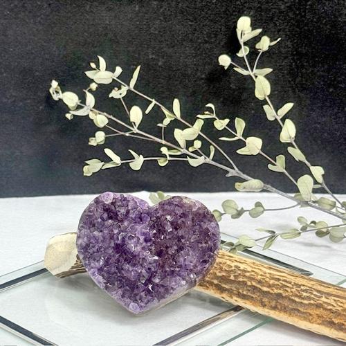 ウルグアイアメジスト クラスター ハート型 原石 ウルグアイ産 アメジスト 天然石 パワーストーン 2月誕生石 紫水晶 きらきら 贈り物 ギフト |  | 01