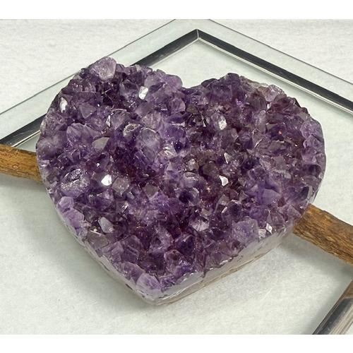 ウルグアイアメジスト クラスター ハート型 原石 ウルグアイ産 アメジスト 天然石 パワーストーン 2月誕生石 紫水晶 きらきら 贈り物 ギフト |  | 02