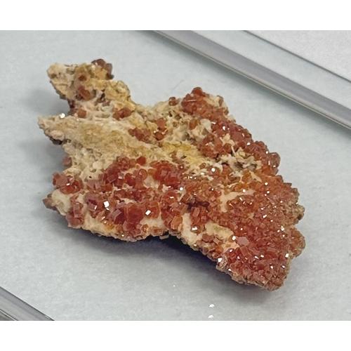 バナジン鉛鉱 原石 モロッコ産 天然石 パワーストーン キラキラ 結晶