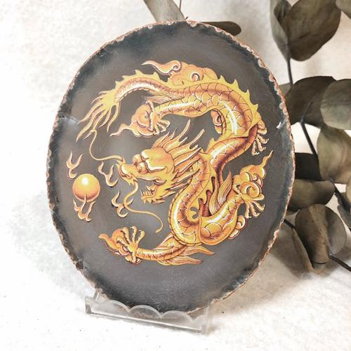 ☆高品質☆ 置き石 メノウプレート (台付) 五爪龍 コースター 辰 竜 瑪瑙 プレート 五爪龍 めのう メノウ 天然石 パワーストーン スライス