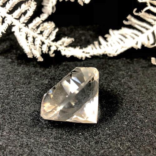 水晶 ブリリアントカット ルース 天然石 パワーストーン ロック