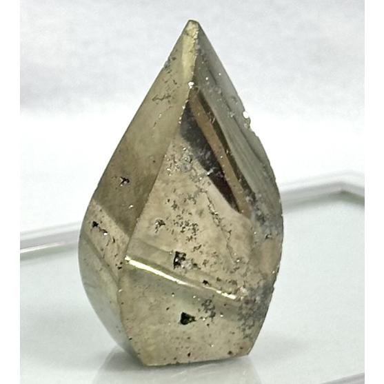 パイライト 原石 ひねり ポイント 天然石 パワーストーン 黄鉄鉱 金色