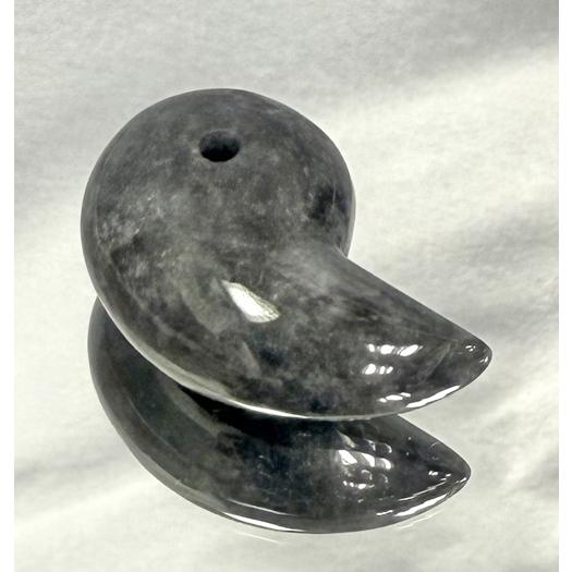 黒翡翠 勾玉 まが玉 翡翠 ブラック ジェダイド ひすい ヒスイ