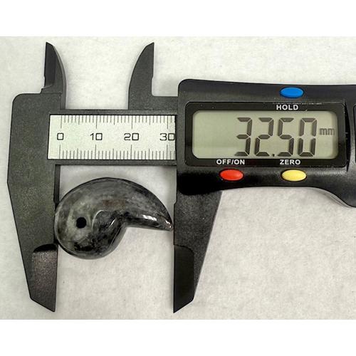 ◆一点物 黒翡翠勾玉 魔除け ブラックジェダイド お守り ヒスイ お宝 斑模様❶ petora_ppo-417