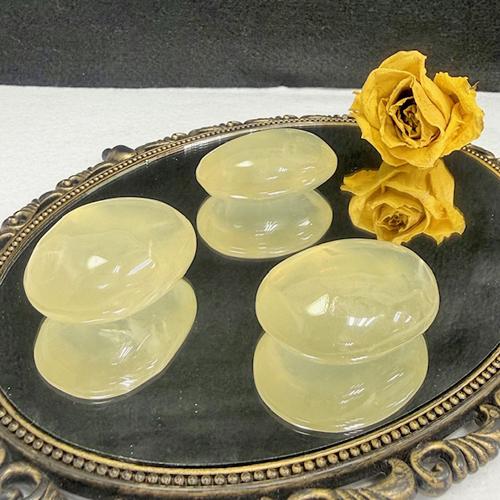 オウロベルデ 握り石 オウロベルデクォーツ グリーンメタモルフォーゼス タンブル 置き石 天然石 パワーストーン メタモルフォーゼスクォーツ |  | 01