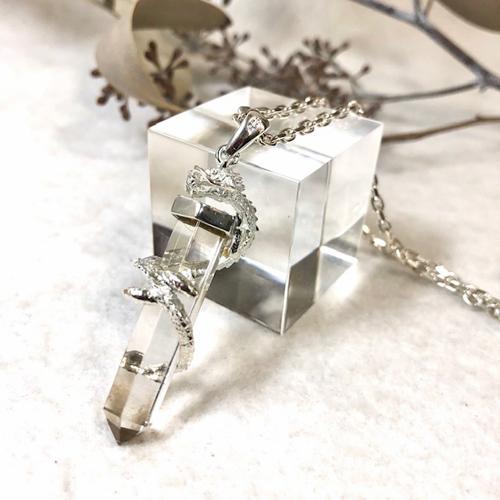 龍巻き水晶　ペンダントトップ　　天然石　パワーストーン　クリスタル 龍巻き水晶 ペンダントトップ 天然石 パワーストーン 水晶 4月