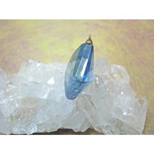 とても綺麗なアクアオーラ水晶！ アクアオーラクォーツ 虹入 ポイント 蒸着 水晶 結晶 原石
