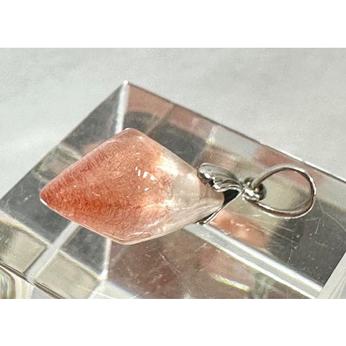 カザフスタン産苺型ストロベリークォーツ♡レインボーサンストーン aya