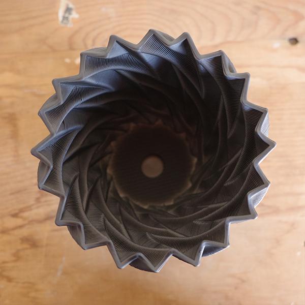 3D鉢 螺旋型 陶器鉢 美しい黒 3Dプリンター 直径15cm : 観葉植物の