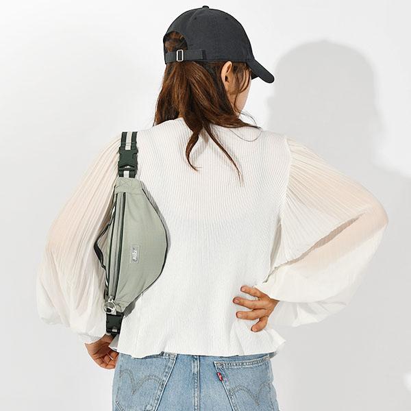 【新品未使用品】ヘルシーバックバッグ S クランベリー ボディーバッグ NIKE NIKE（ナイキ） 30%OFF ウエストバッグ ヘリテージ S ウエスト パック