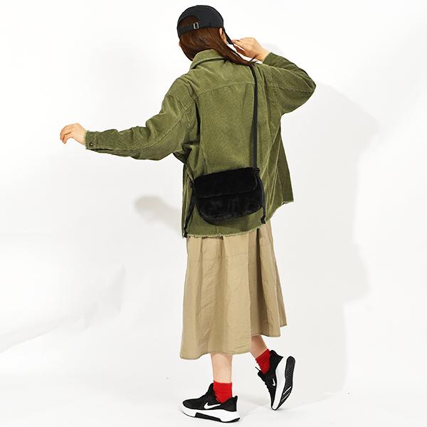 NIKE（ナイキ） 38%off フェイクファー ショルダー ポーチ ボディ