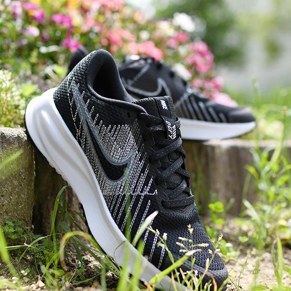 限定Nike ランニングシューズ ブラック/グレー ナイキ（NIKE）（メンズ）【新商品】ランニングシューズ ラン DEFY
