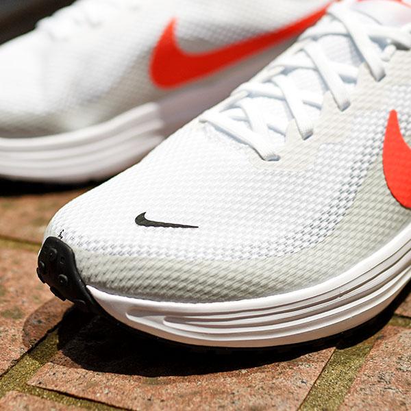 Nike ランニングシューズ ホワイト/オレンジ　サイズ26センチ ナイキ（NIKE）（メンズ）ランニングシューズ ジョギング