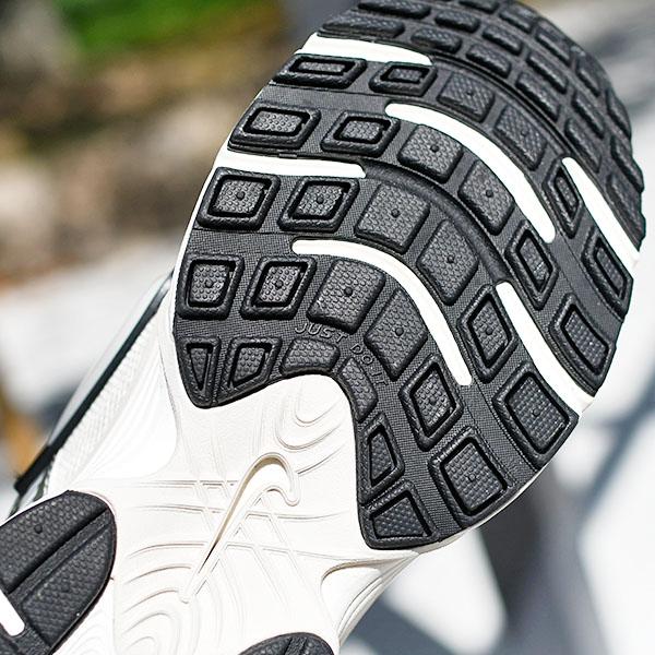 NIKE（ナイキ） 送料無料 スニーカー レディース メンズ NIKE V5 RNR
