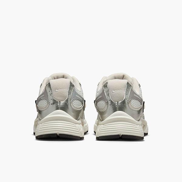 送料無料 ナイキ スニーカー レディース メンズ NIKE V5 RNR レトロ ナイキ シューズ 靴 ホワイト シルバー hq7901_7