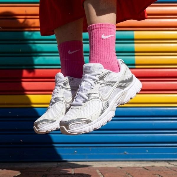 NIKE（ナイキ） 2026夏新作 送料無料 スニーカー レディース NIKE V5