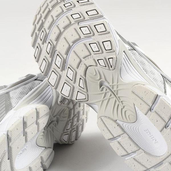 NIKE（ナイキ） 2026夏新作 送料無料 スニーカー レディース NIKE V5
