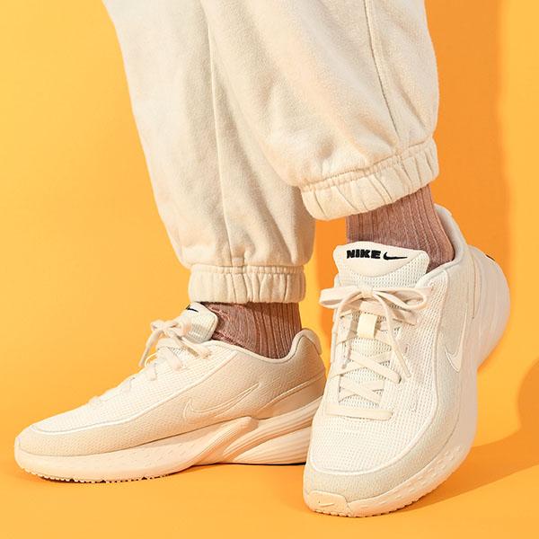 新品未使用美品ナイキNIKE 27cm NIKE 2025夏新作 ナイキ スニーカー ランニングシューズ