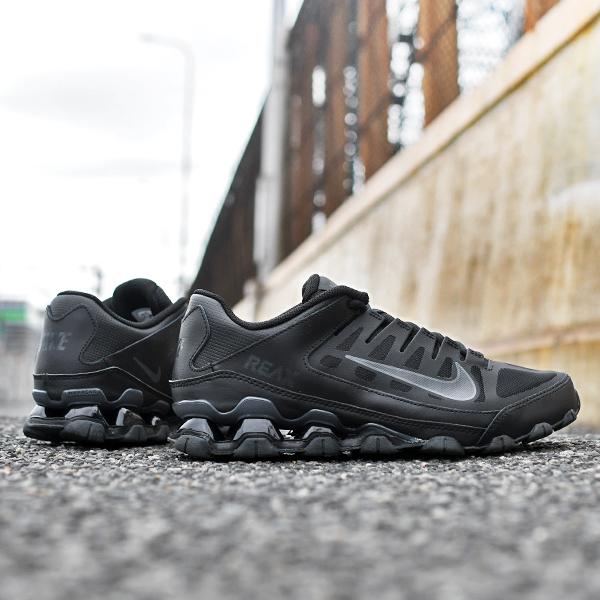 NIKE（ナイキ） 送料無料 スニーカー レディース メンズ リアックス 8