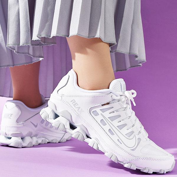 NIKE（ナイキ） 送料無料 スニーカー レディース メンズ リアックス 8