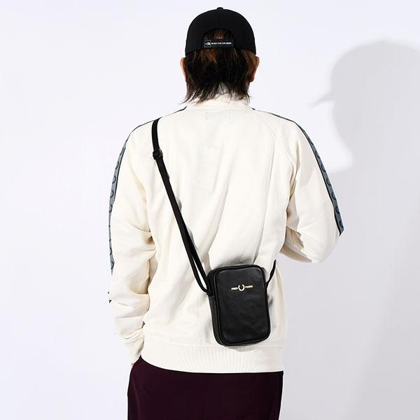 FRED PERRY（フレッドペリー） ミニショルダーバッグ メンズ