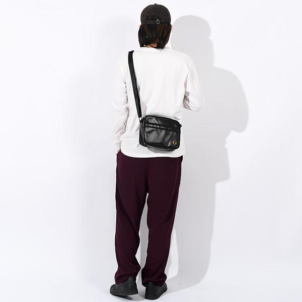 FRED PERRY（フレッドペリー） スクエア ミニショルダーバッグ メンズ