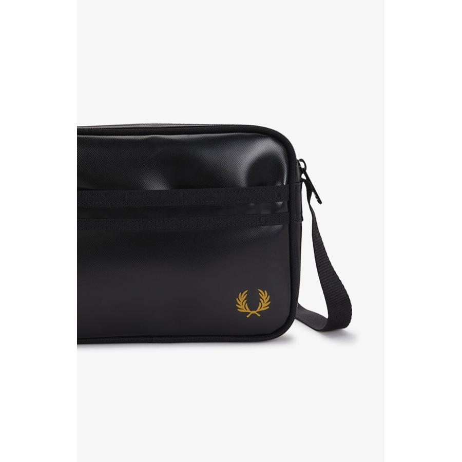 FRED PERRY（フレッドペリー） スクエア ミニショルダーバッグ メンズ