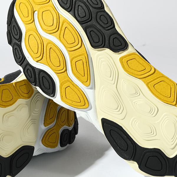 New Balance（ニューバランス） 幅広 厚底 ランニングシューズ メンズ