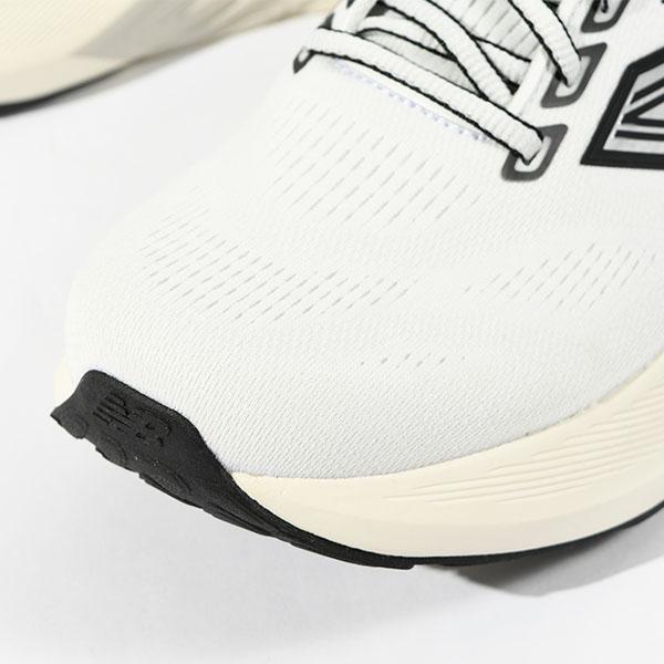 New Balance ニューバランス スニーカー ランニングシューズ