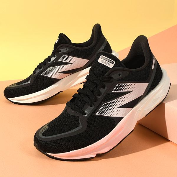 new balance   FlTNESS RUNNING未使用タグ付き ニューバランス(NEW BALANCE)|【タグ付き/おそらく未使用