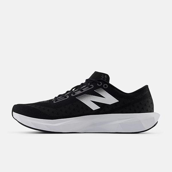 New Balance（ニューバランス） 46%off 送料無料 ランニングシューズ