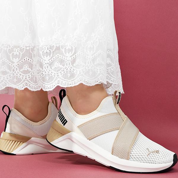 PUMA クリーム色 スリッポンローファー PUMA クリーム色 スリッポンローファー