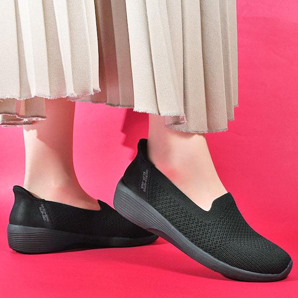 SKECHERS（スケッチャーズ） 2026春夏新作 雨の日でも滑りにくい 防滑