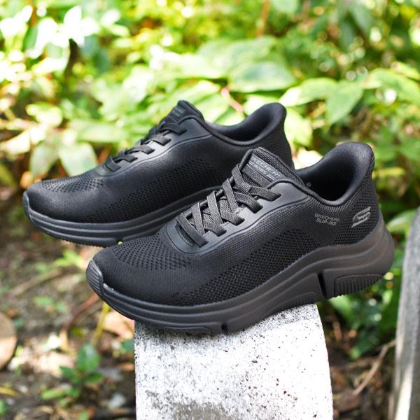 SKECHERS（スケッチャーズ） 手を使わずにスッと履ける スニーカー