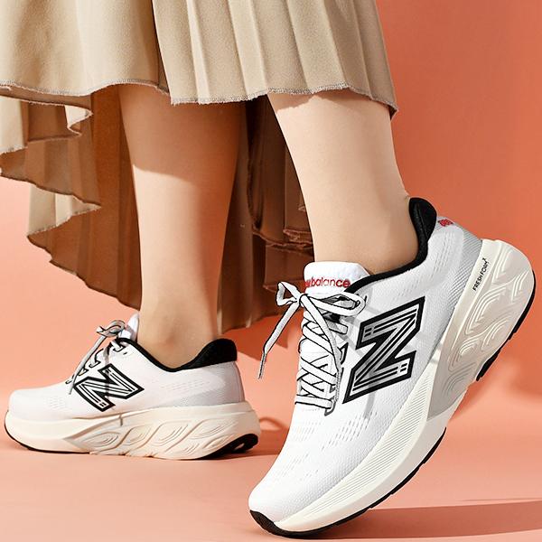 ニューバランス　ランニングシューズ　レディース W880 24cm New Balance（ニューバランス） レディース スニーカー Fresh Foam X
