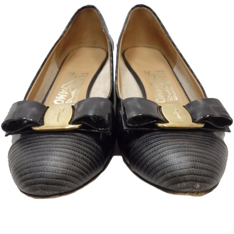未使用品　フェラガモ パンプス ブラックエナメル6 1/2 C FERRAGAMO フェラガモ Salvatore Ferragamo パンプス 6 1/2 エナメル