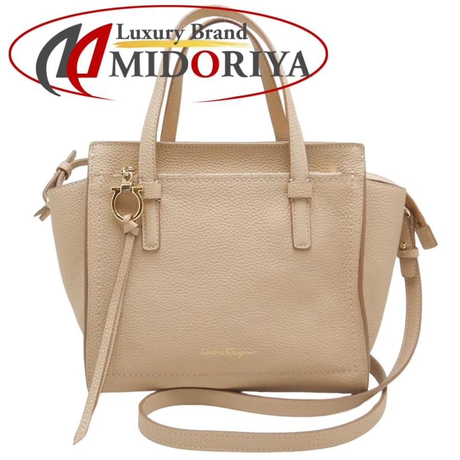 サルヴァトーレフェラガモ エイミー2wayショルダーバッグベージュレザー