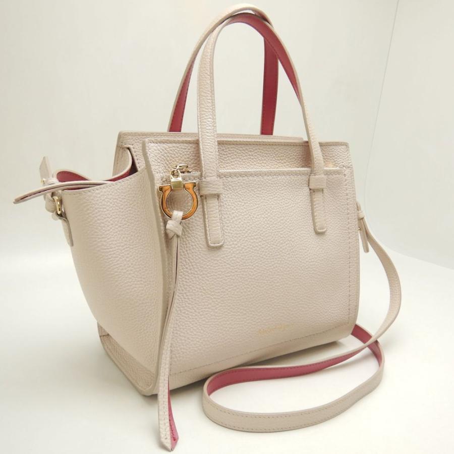 Salvatore Ferragamo サルヴァトーレフェラガモ エイミー EE21-F478 
