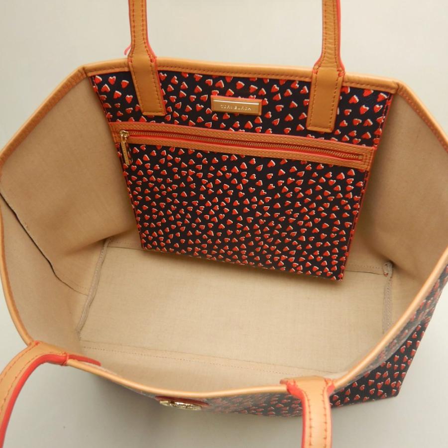 TORY BURCH（トリーバーチ） ハート総柄 トートバッグ PVCコーティング 