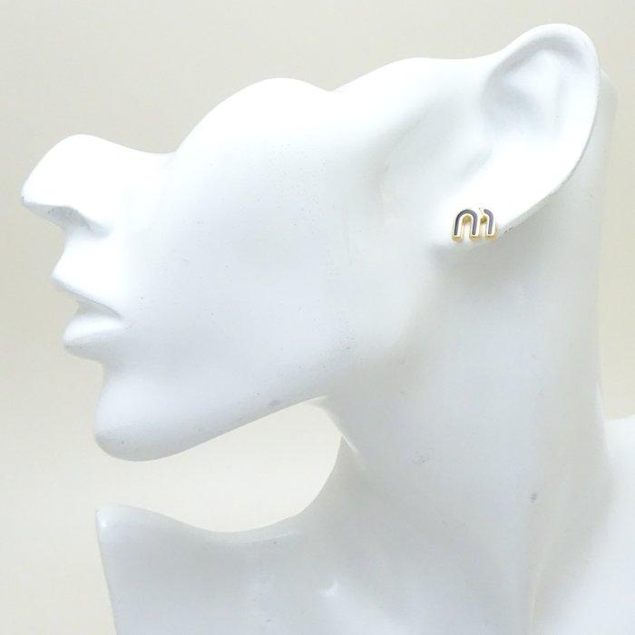 miu miu（ミュウミュウ） ロゴ ピアス BALTICO ダークネイビー GP