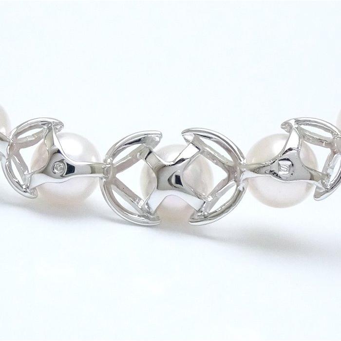 MIKIMOTO ミキモト　バッグ　パール付き Featuring Golden South Sea pearls artfully interwoven within the