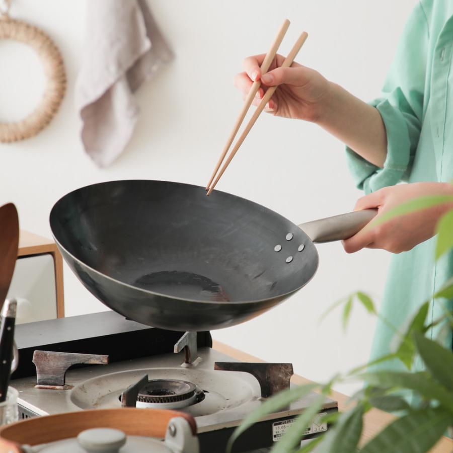 山田工業所 ハナコHANAKO 打出炒め鍋 チタンハンドル 27cm 鉄 山田工業所 ハナコHANAKO 打出炒め鍋 チタンハンドル 27cm 鉄