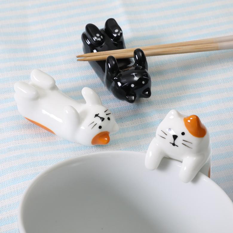 10 Off 猫の箸置き 黒猫 三毛猫 Cat ねこ ひっかけ ふちかけ 仰向け ゴロン ねこ ネコ レスト 癒し メール便選択可 Kf キッチン雑貨shopガンバレ奥さん 通販 Yahoo ショッピング