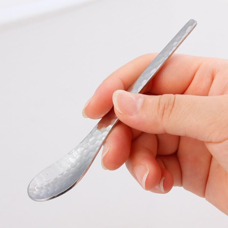 銀鱗 槌目カトラリー ティースプーンとケーキフォーク 4客 8本 銀鱗 槌目カトラリー ティースプーンとケーキフォーク 4客 8本