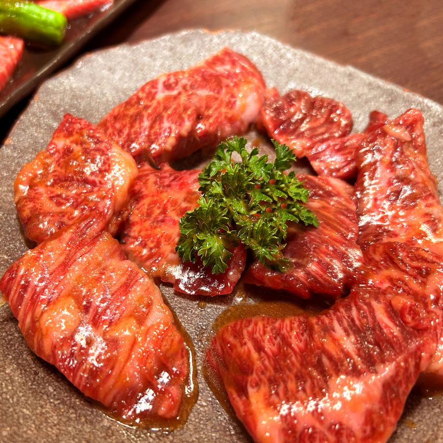 牛ハラミ 国産牛　400g ( 200g× 2パック) BBQ 肉 ハラミ ホルモン 牛肉 上ハラミ 真空パック 大阪鶴橋 国産 高級 ハラミ肉 上はらみ 焼肉 |  | 03