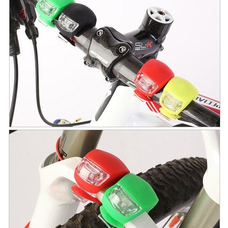 定形外【B013】【同色2個セット】 シリコンLEDライト 簡単取り付け サイクリングライト 自転車ライト 点灯長持ち 軽量 小型 犬の首輪にも :yg-b013-cl-dbl:PHOTOLIFE - 通販 - Yahoo!ショッピング 定形外【B013】【同色2個セット】 シリコンLEDライト 簡単取り付け サイクリングライト 自転車ライト 点灯長持ち 軽量 小型 犬の首輪にも :yg-b013-cl-dbl:PHOTOLIFE - 通販 - Yahoo!ショッピング